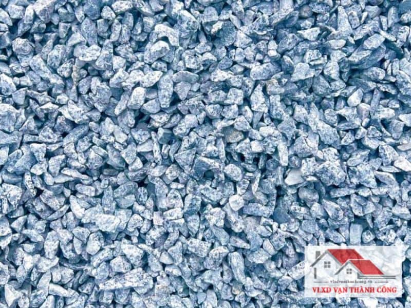 Đá mi sàng được ứng dụng nhiều trong các công trình sản xuất chân để gạch, phụ gia
