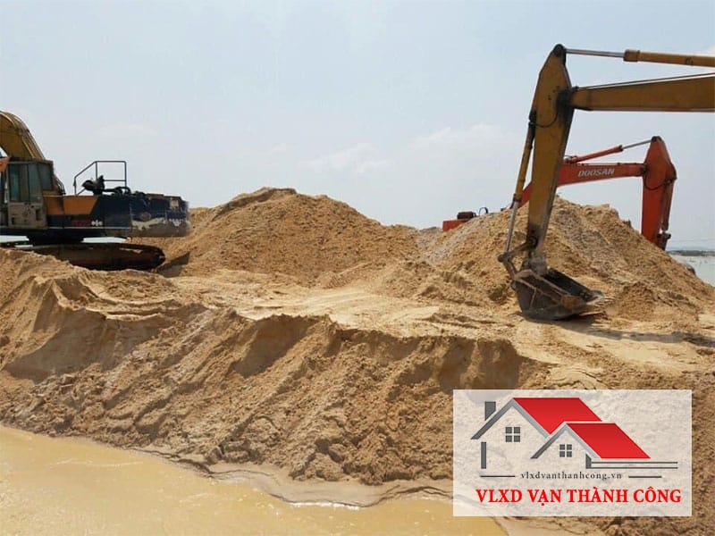 Cát xây tô quận 2 được khai thác tại bãi của VLXD Vạn Thành Công
