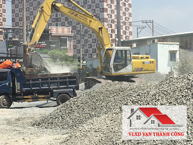 Đá 0x4 quận Tân Phú được phân phối trực tiếp từ kho, bãi của VLXD Vạn Thành Công.