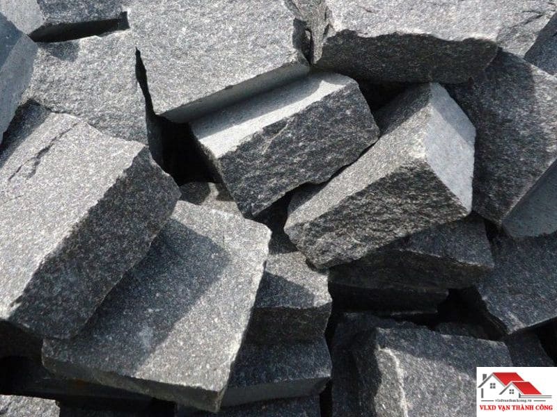 Đặc điểm của đá hộc dùng trong kè