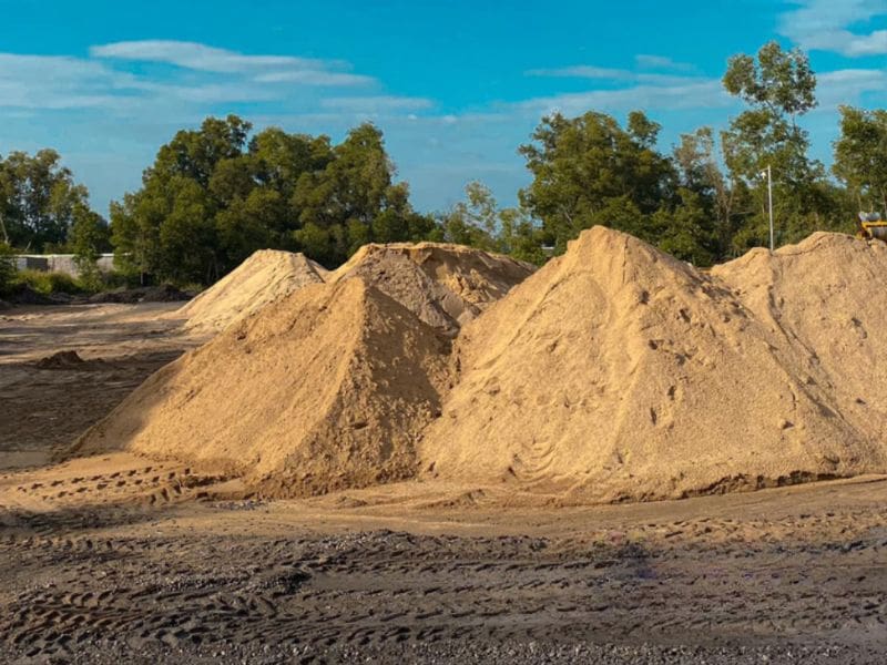 Đặc điểm nhận biết cát bê tông là gì - Màu sắc và kích thước hạt