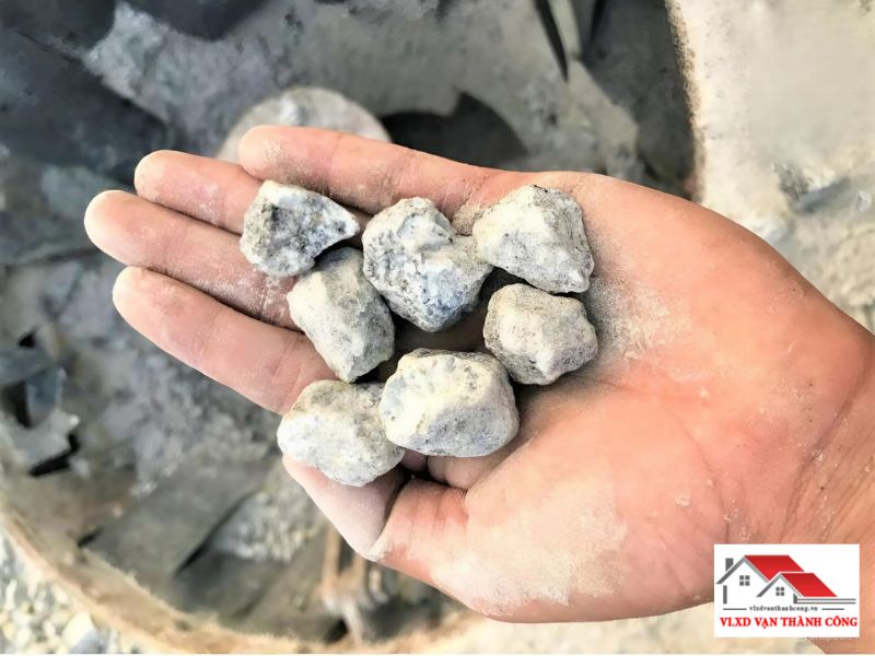 Cấu trúc hạt góc cạnh của đá 1x2 giúp gia tăng lực liên kết ma sát trong khối bê tông
